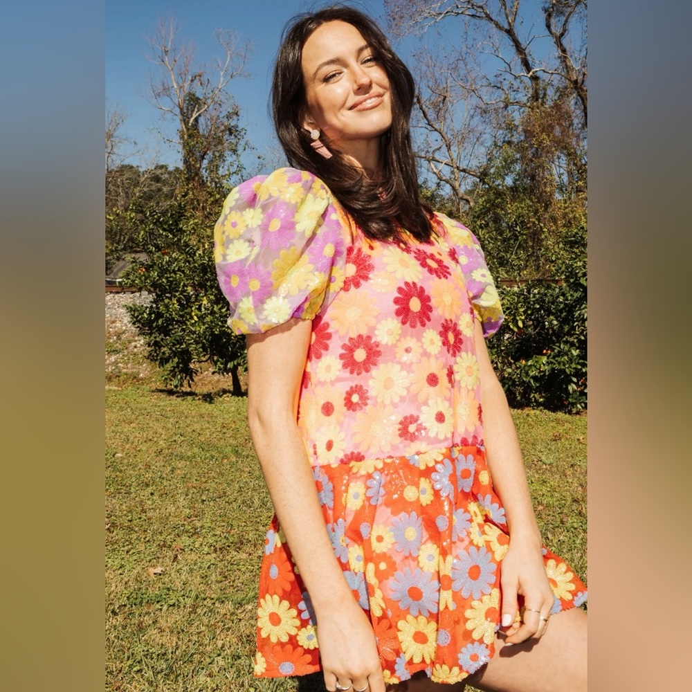 QUEEN OF SPARKLES FLOWER DRESS! Size medium